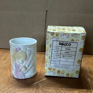 Enesco precious moments “ girl with a pearl cup”, 1994